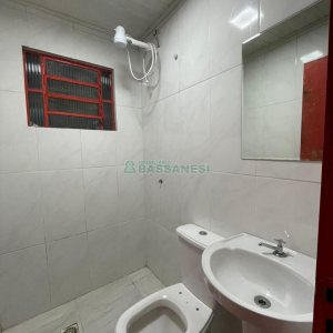 Casa com 224m², 3 dormitórios, 3 vagas, no bairro São Leopoldo em Caxias do Sul para Comprar