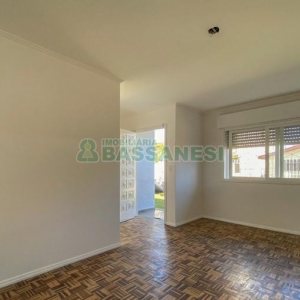 Casa com 136m², 3 dormitórios, 1 vaga, no bairro Universitário em Caxias do Sul para Alugar