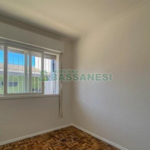 Casa com 136m², 3 dormitórios, 1 vaga, no bairro Universitário em Caxias do Sul para Alugar