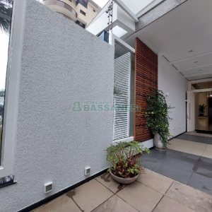 Apto Mobiliado com 393m², 5 dormitórios, 4 vagas, no bairro São Pelegrino em Caxias do Sul para Alugar