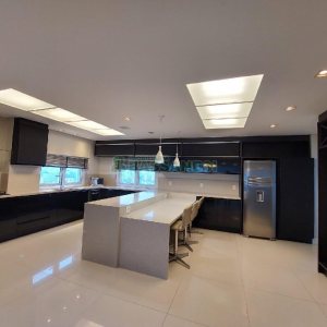 Apto Mobiliado com 393m², 5 dormitórios, 4 vagas, no bairro São Pelegrino em Caxias do Sul para Alugar