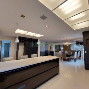 Apto Mobiliado com 393m², 5 dormitórios, 4 vagas, no bairro São Pelegrino em Caxias do Sul para Alugar