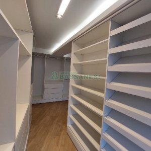 Apto Mobiliado com 393m², 5 dormitórios, 4 vagas, no bairro São Pelegrino em Caxias do Sul para Alugar