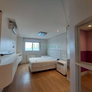 Apto Mobiliado com 393m², 5 dormitórios, 4 vagas, no bairro São Pelegrino em Caxias do Sul para Alugar