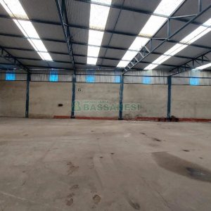 Pavilhão com 1232m², no bairro Pioneiro em Caxias do Sul para Alugar