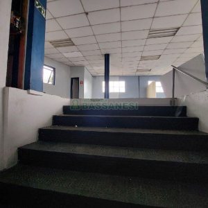 Pavilhão com 1232m², no bairro Pioneiro em Caxias do Sul para Alugar