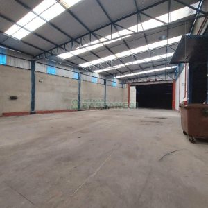 Pavilhão com 1232m², no bairro Pioneiro em Caxias do Sul para Alugar