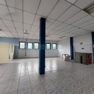 Pavilhão com 1232m², no bairro Pioneiro em Caxias do Sul para Alugar