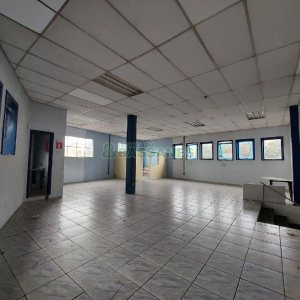 Pavilhão com 1232m², no bairro Pioneiro em Caxias do Sul para Alugar