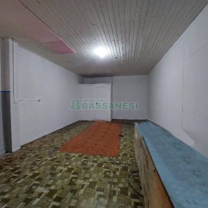 Pavilhão com 1232m², no bairro Pioneiro em Caxias do Sul para Alugar