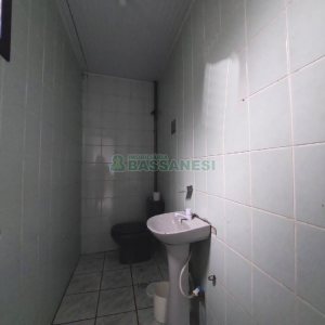 Pavilhão com 1232m², no bairro Pioneiro em Caxias do Sul para Alugar