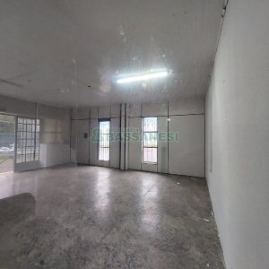 Pavilhão com 1232m², no bairro Pioneiro em Caxias do Sul para Alugar