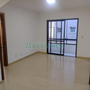 Apartamento com 90m², 3 dormitórios, 2 vagas, no bairro Colina Sorriso em Caxias do Sul para Comprar