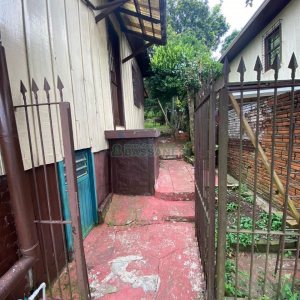 Casa com 45m², 2 dormitórios, no bairro Rio Branco em Caxias do Sul para Comprar