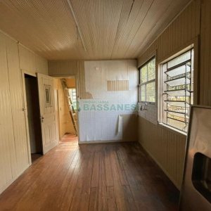 Casa com 45m², 2 dormitórios, no bairro Rio Branco em Caxias do Sul para Comprar