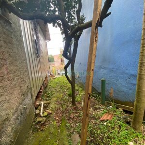 Casa com 45m², 2 dormitórios, no bairro Rio Branco em Caxias do Sul para Comprar