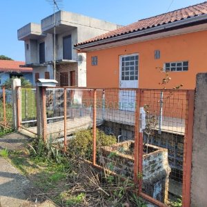 Casa com 113m², 2 dormitórios, 1 vaga, no bairro Desvio Rizzo em Caxias do Sul para Comprar