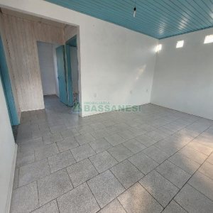 Casa com 113m², 2 dormitórios, 1 vaga, no bairro Desvio Rizzo em Caxias do Sul para Comprar