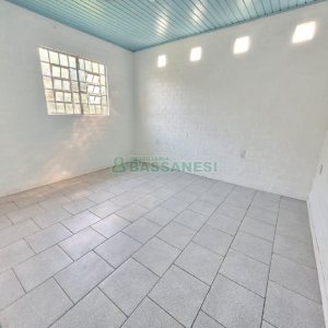 Casa com 113m², 2 dormitórios, 1 vaga, no bairro Desvio Rizzo em Caxias do Sul para Comprar