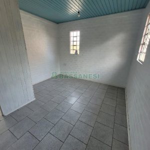Casa com 113m², 2 dormitórios, 1 vaga, no bairro Desvio Rizzo em Caxias do Sul para Comprar