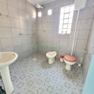 Casa com 113m², 2 dormitórios, 1 vaga, no bairro Desvio Rizzo em Caxias do Sul para Comprar