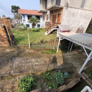 Casa com 113m², 2 dormitórios, 1 vaga, no bairro Desvio Rizzo em Caxias do Sul para Comprar