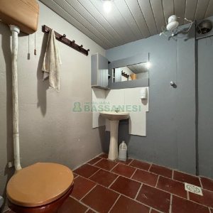 Pavilhão com 450m², no bairro Bela Vista em Caxias do Sul para Alugar