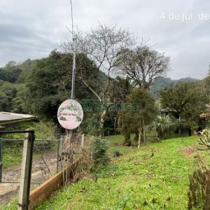 Chácara com 120m², 3 dormitórios, no bairro Parada Cristal em Caxias do Sul para Comprar