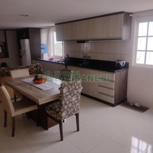 Casa com 258m², 3 dormitórios, 2 vagas, no bairro Santa Lúcia em Caxias do Sul para Comprar