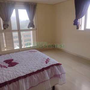 Casa com 258m², 3 dormitórios, 2 vagas, no bairro Santa Lúcia em Caxias do Sul para Comprar