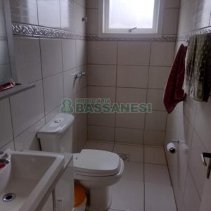 Casa com 258m², 3 dormitórios, 2 vagas, no bairro Santa Lúcia em Caxias do Sul para Comprar