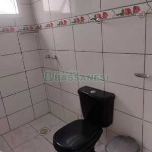 Casa com 258m², 3 dormitórios, 2 vagas, no bairro Santa Lúcia em Caxias do Sul para Comprar