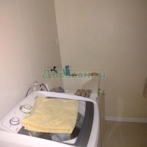 Casa com 258m², 3 dormitórios, 2 vagas, no bairro Santa Lúcia em Caxias do Sul para Comprar