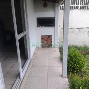 Casa com 258m², 3 dormitórios, 2 vagas, no bairro Santa Lúcia em Caxias do Sul para Comprar