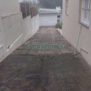 Casa com 258m², 3 dormitórios, 2 vagas, no bairro Santa Lúcia em Caxias do Sul para Comprar