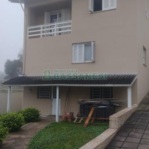 Casa com 258m², 3 dormitórios, 2 vagas, no bairro Santa Lúcia em Caxias do Sul para Comprar