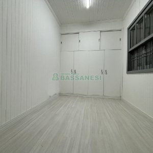Casa Comercial com 98m², 2 vagas, no bairro Pio X em Caxias do Sul para Alugar