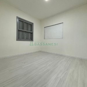 Casa Comercial com 98m², 2 vagas, no bairro Pio X em Caxias do Sul para Alugar