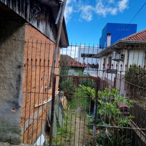 Casa, 2 dormitórios, no bairro Pio X em Caxias do Sul para Comprar