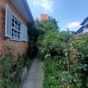 Casa com 200m², 3 dormitórios, 2 vagas, no bairro Sagrada Família em Caxias do Sul para Comprar