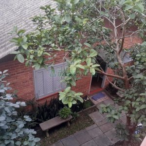 Casa com 200m², 3 dormitórios, 2 vagas, no bairro Sagrada Família em Caxias do Sul para Comprar