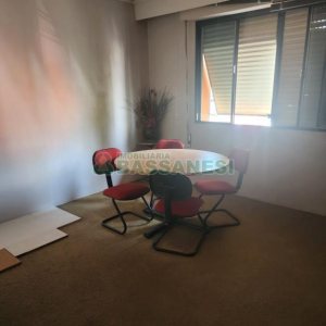 Casa com 200m², 3 dormitórios, 2 vagas, no bairro Sagrada Família em Caxias do Sul para Comprar