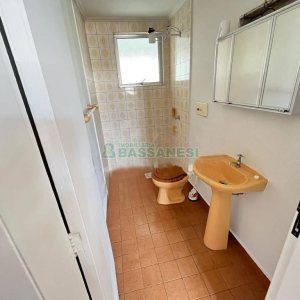 Apartamento com 76m², 3 dormitórios, 2 vagas, no bairro Pio X em Caxias do Sul para Comprar