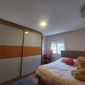 Apartamento com 81m², 2 dormitórios, 2 vagas, no bairro Jardim América em Caxias do Sul para Comprar