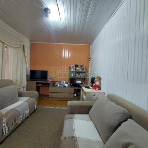 Casa com 127m², 2 dormitórios, 1 vaga, no bairro Diamantino em Caxias do Sul para Comprar