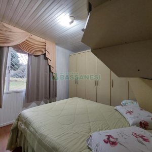 Casa com 127m², 2 dormitórios, 1 vaga, no bairro Diamantino em Caxias do Sul para Comprar