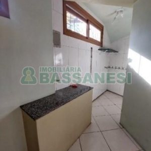 Casa com 125m², 3 dormitórios, 1 vaga, no bairro Colina Sorriso em Caxias do Sul para Alugar