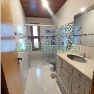 Casa com 125m², 3 dormitórios, 1 vaga, no bairro Colina Sorriso em Caxias do Sul para Alugar