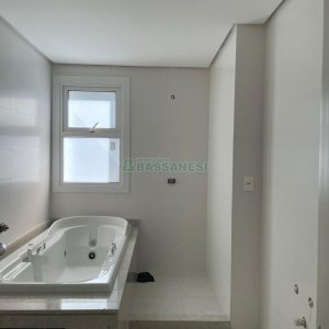 Apartamento com 245m², 3 dormitórios, 4 vagas, no bairro Madureira em Caxias do Sul para Comprar