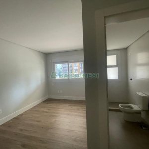 Apartamento com 245m², 3 dormitórios, 4 vagas, no bairro Madureira em Caxias do Sul para Comprar